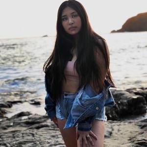 Meet your Posher, Lily